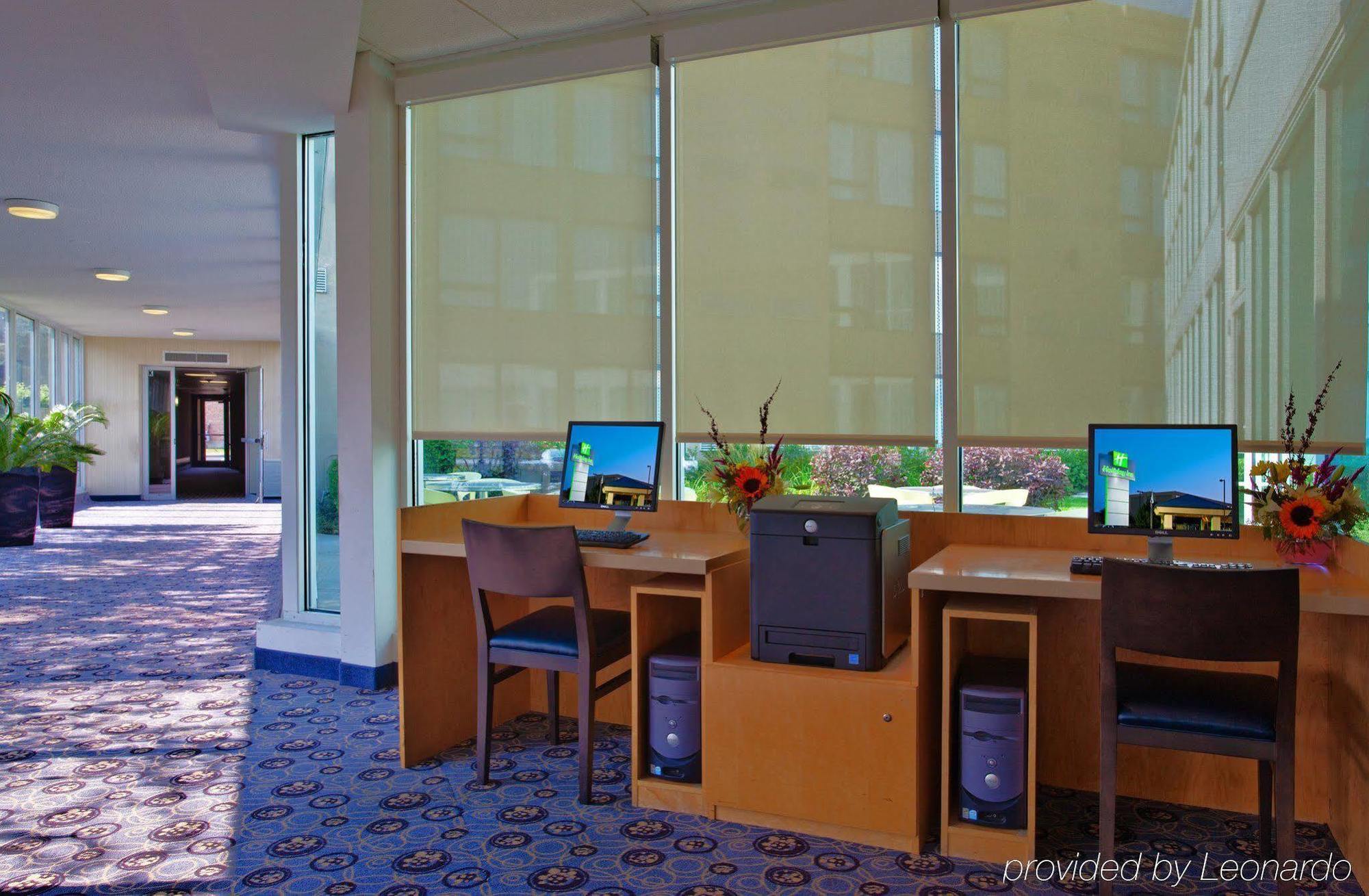 Hotel Holiday Chicago - Elk Grove, An Ihg